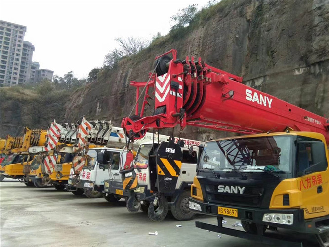 武胜县吊车出租按什么计费？台班费、单次费、里程费怎么算？